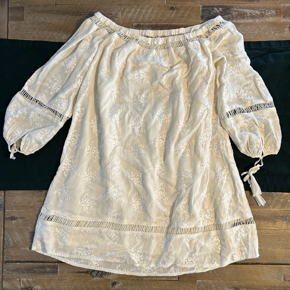 ASTR off the shoulder cream dress - Picture 2 of 5